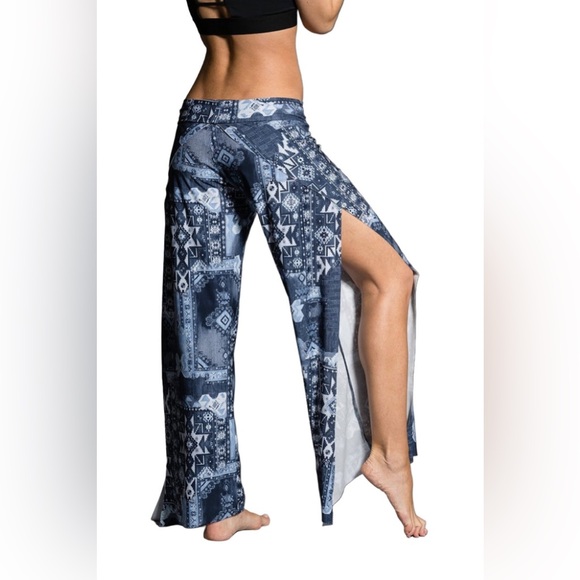 Onezie Pura Vida Flowy Split Leg Pants - Picture 12 of 12